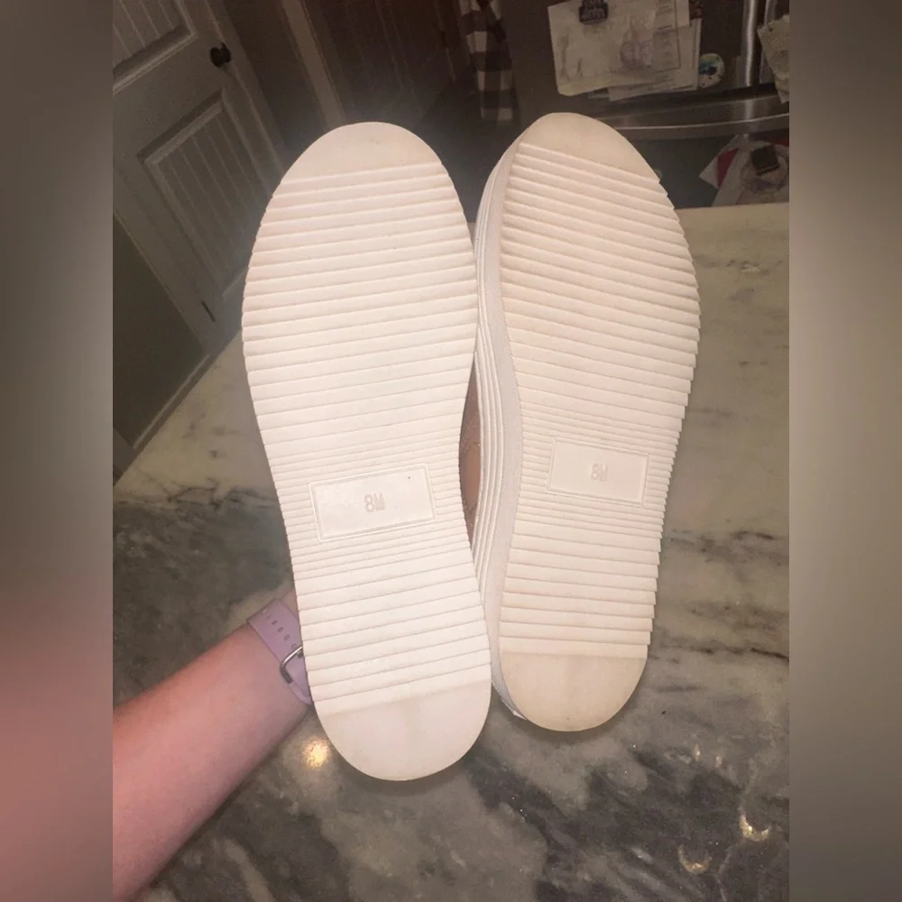 NWT Joy Size 8 Women's Tan Slip-On Platform Sneakers‎ with Bow